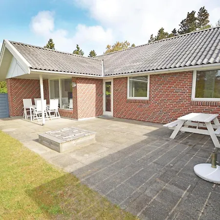Stunning In With Kitchen Blavand