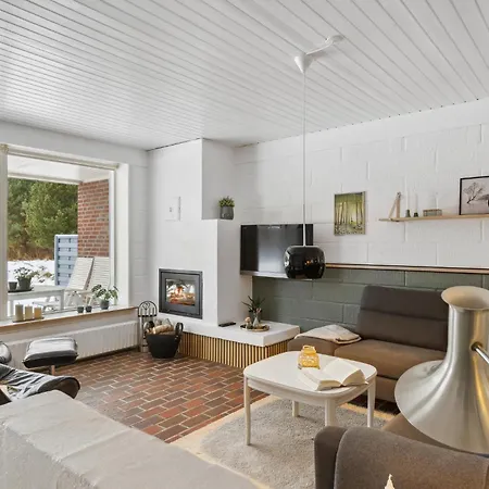 Stunning In With Kitchen Blavand