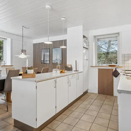 Holiday home Stunning In With Kitchen Blavand